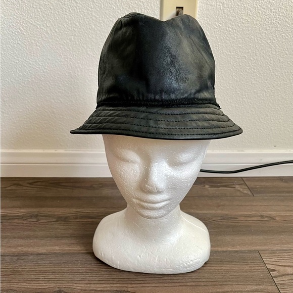 Coach XS Black Hat man - Picture 2 of 11